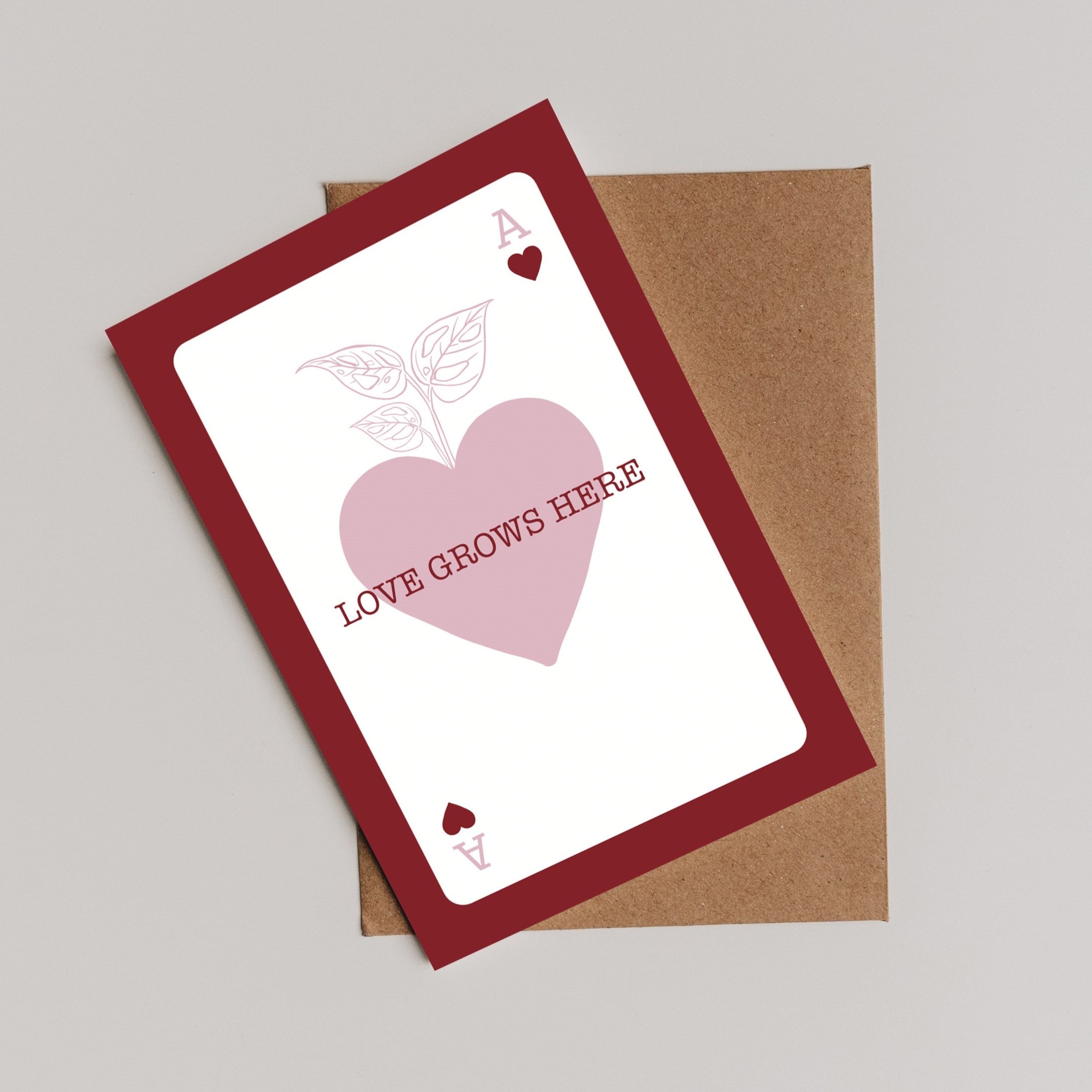 cartão de mensagem para dia dos namorados, dia da mãe ou dia da mulher com mensagem em inglês love grows here com imagem de coração com um planta